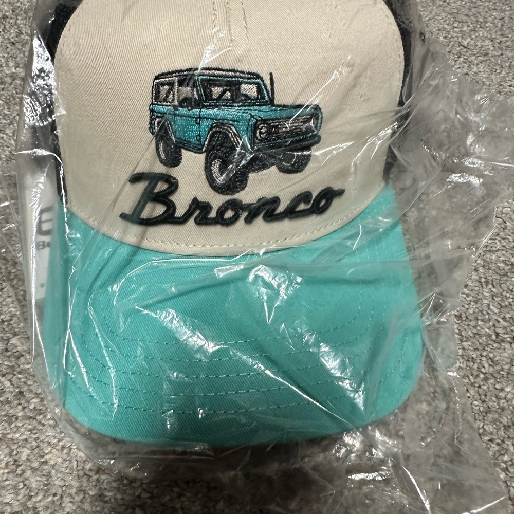 Bronco Embroidered Cap in Teal and Cream